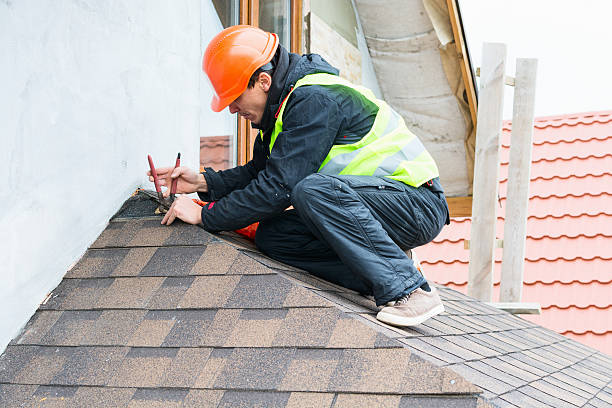 Best Emergency Roof Repair  in Chesaning, MI